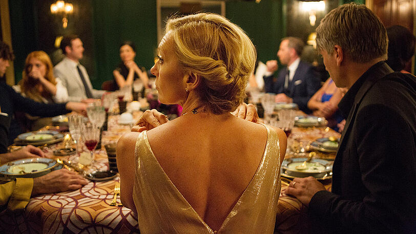 Society-Lady Anne (Toni Collette) samt Gesellschaft.