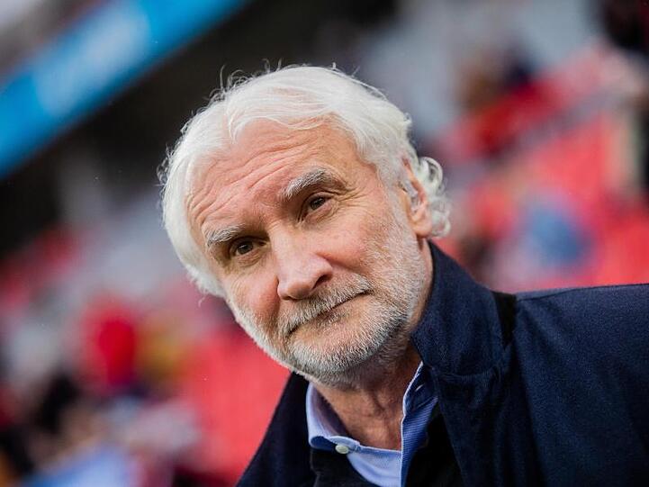 Klare Devise von Leverkusens Sportchef Rudi Völler: Weit kommen in der Europa League.