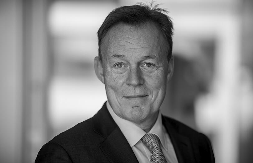 Thomas Oppermann, der Fraktionsvorsitzende der SPD im Deutschen Bundestag, ist tot. Er starb am 25. Oktober nach einem Zusammenbruch bei Dreharbeiten mit dem ZDF. Oppermann wurde 66 Jahre alt.
