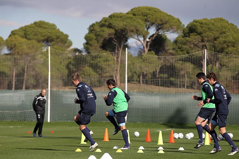 Gute Stimmung beim Trainingslager der Löwen in Belek. Eindrücke vom Gute-Laune-Training der Sechz?ger - zum Durchklicken.