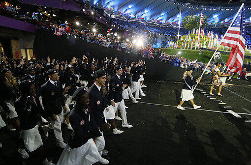 Die Feuerwerke funkelten, die Show faszinierte und ganz London war in Aufruhr: Am Freitagabend wurden die Olympischen Spiele 2012 mit viel Bombast eröffnet.