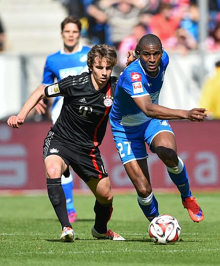 GIANLUCA GAUDINO: NOTE 3.
Der Jungspund (18) arbeitete von Beginn an fleißig im defensiven Mittelfeld, holte und eroberte Bälle, kümmerte sich &ndash; jedoch recht brav und zurückhaltend &ndash; um den Spielaufbau. Nach 57 Minuten wurde er für Thiago ausgetauscht.