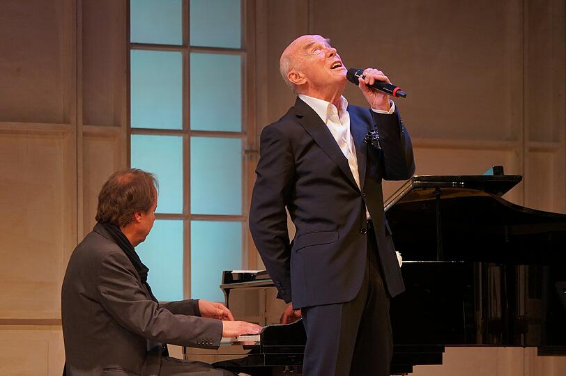 Singt zum Abschied leise Servus: Michael Heltau.