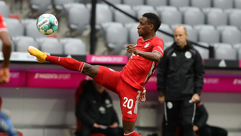 Bouna Sarr soll Benjamin Pavard Druck machen. Bouna Sarr soll Benjamin Pavard Druck machen.