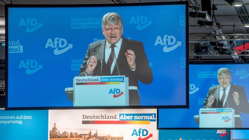 Jörg Meuthen spricht in der Dresdener Messehalle beim Bundesparteitag der AfD zu den Delegierten.