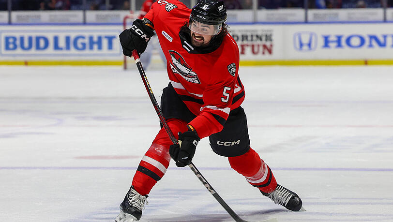 Trevor Carrick, zuletzt Kapitän der Charlotte Checkers, verteidigt künftig für den Eishockeyclub. Trevor Carrick, zuletzt Kapitän der Charlotte Checkers, verteidigt künftig für den Eishockeyclub.