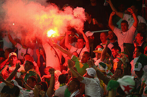 Bereits nach dem Einzug in die KO-Runde feierten algerische Fans auf den Straßen Frankreichs. Jetzt verstärkt man dort die Sicherheitsmaßnahmen!