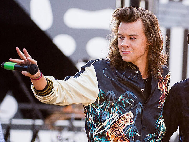 Harry Styles scheint dieses Jahr kein Glück auf der Bühne zu haben
