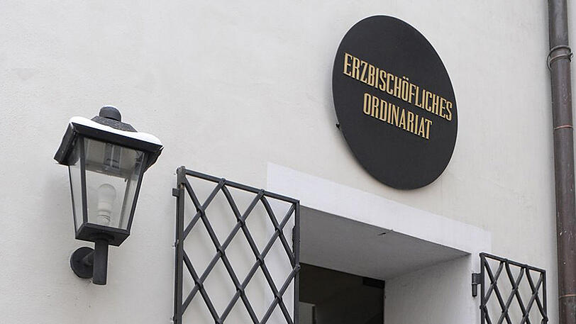 Das Erzbistum wird vom Erzbischöflichen Ordinariat in der Münchner Kapellenstraße aus verwaltet.
