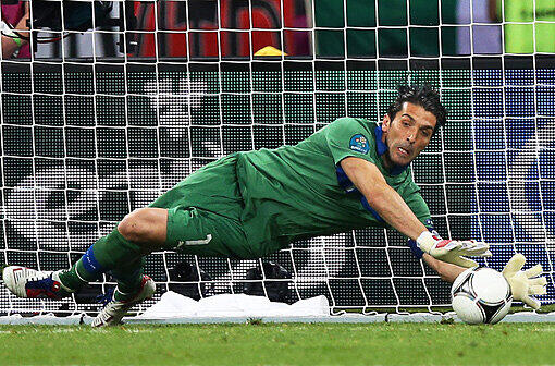 Gigi Buffon hielt für die Italiener den Sieg im Elfmeterschießen fest.