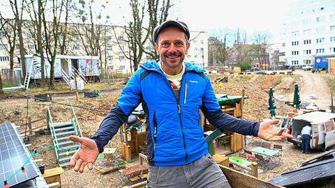 Es ist vollbracht: Wirt Florian Schönhofer eröffnet am Donnerstag seinen Stadt-Biergarten mitten in Schwabing.