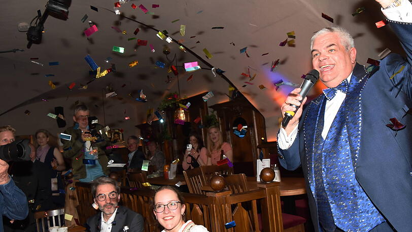 Entertainer Günther Grauer bei einem Auftritt 2022 im Roy. Entertainer Günther Grauer bei einem Auftritt 2022 im Roy.