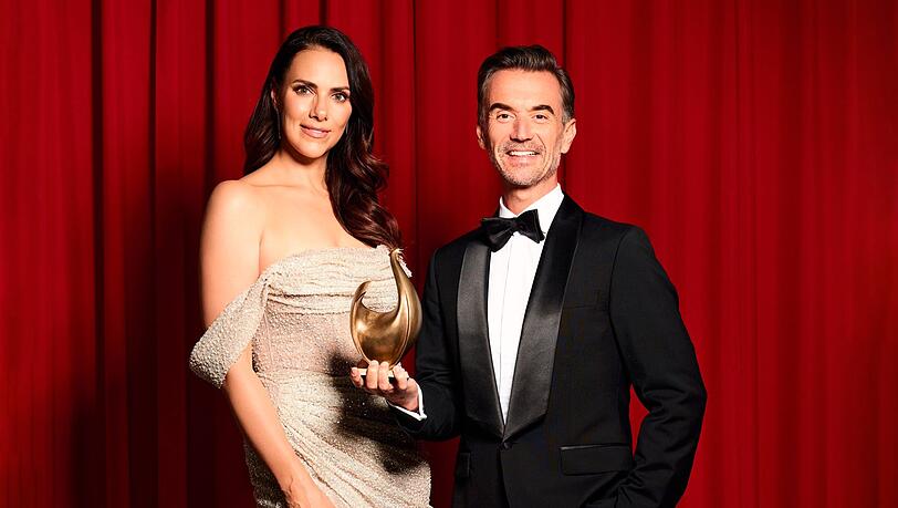Bei der Goldenen Henne 2026 moderieren Esther Sedlaczek und Florian Silbereisen erstmals gemeinsam die Verleihung von Deutschlands größtem Publikumspreis. Bei der Goldenen Henne 2026 moderieren Esther Sedlaczek und Florian Silbereisen erstmals gemeinsam die Verleihung von Deutschlands größtem Publikumspreis.