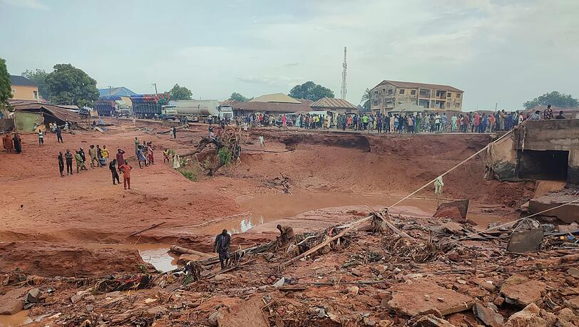 Große Zerstörungen durch eine Unwetterflut im nigerianischen Mokwa.