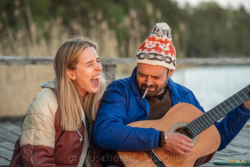 Mathilda (Carla Sehn) und Nathan (David Dencik) lassen es krachen.