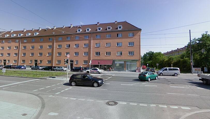 An der Kreuzung Agnes-Bernauer-Straße/Fröbelplatz sind am Freitag eine Tram und ein Lkw zusammengestoßen. (Archivbild) An der Kreuzung Agnes-Bernauer-Straße/Fröbelplatz sind am Freitag eine Tram und ein Lkw zusammengestoßen. (Archivbild)