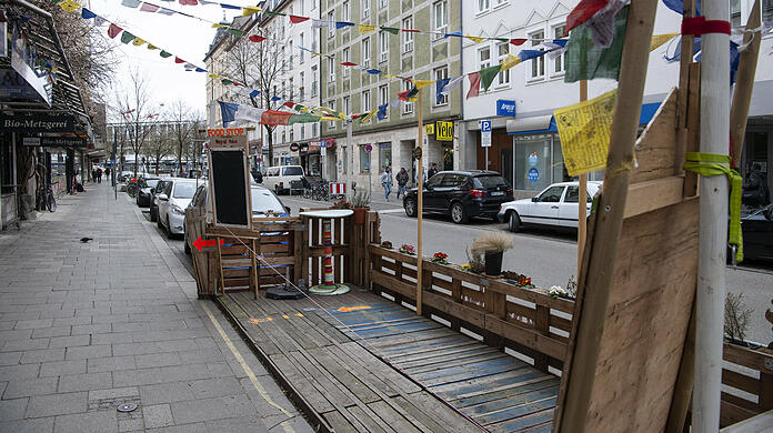 Ein Schanigarten in der Weißenburger Straße in Haidhausen.