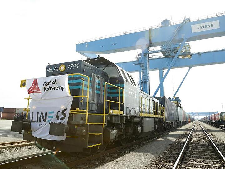Ein Güterzug der in Tangshan, China, gestartet ist, kommt im Hafen von Antwerpen an. Foto: Ye Pingfan/XinHua/Archiv