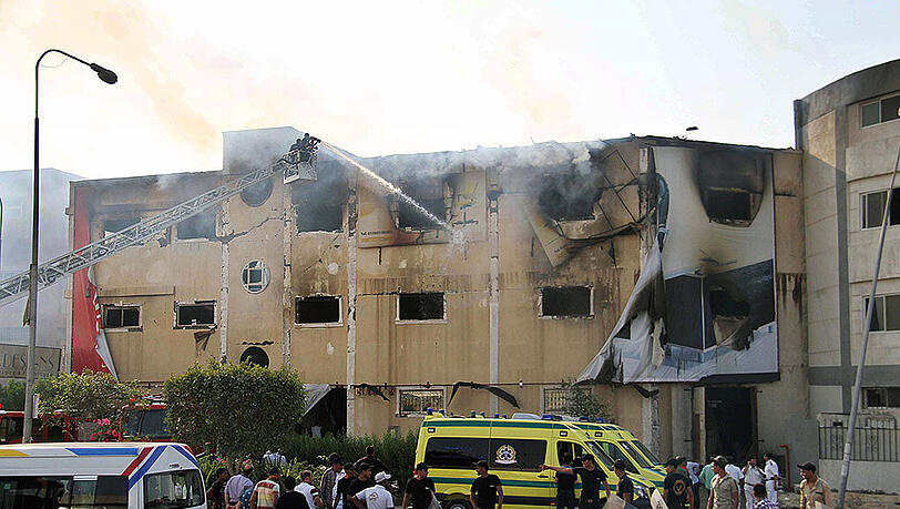 Der Großbrand in der Möbelfabrik ist nach Medienberichten durch die Explosion einer Gasflasche verursacht worden. Der Großbrand in der Möbelfabrik ist nach Medienberichten durch die Explosion einer Gasflasche verursacht worden.