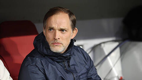 Taktisches Kalkül bei der Aufstellung in Saarbrücken, um der Vereinsspitze zu beweisen, dass der Kader zu klein ist? Diese Behauptung von Mehmet Scholl dementierte Thomas Tuchel deutlich