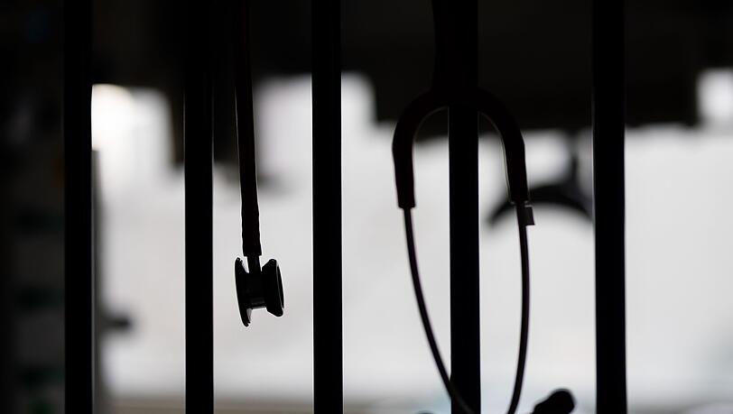 Das Bundesverfassungsgericht hat eine Beschwerde von Notfallmedizinern geprüft. (Archivbild) Das Bundesverfassungsgericht hat eine Beschwerde von Notfallmedizinern geprüft. (Archivbild)