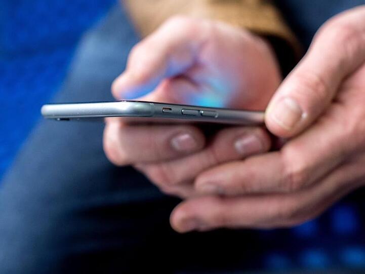 Die App soll helfen, die Ansteckungen nachzuverfolgen, wenn Ausgehbeschränkungen gelockert werden.