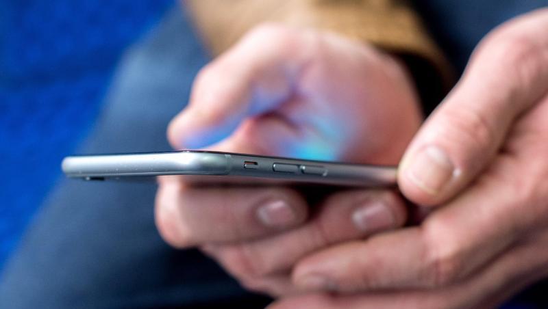 Die App soll helfen, die Ansteckungen nachzuverfolgen, wenn Ausgehbeschränkungen gelockert werden. Die App soll helfen, die Ansteckungen nachzuverfolgen, wenn Ausgehbeschränkungen gelockert werden.
