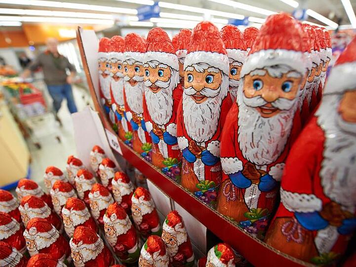 Den ersten Platz in der Hitliste der Weihnachtssüßigkeiten belegen nach wie vor Schokoladenfiguren - allen voran natürlich der Schokoladennikolaus.