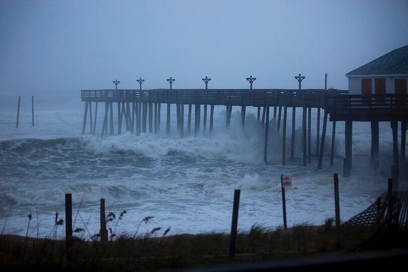 Heftige Regenfälle und Überschwemmungen: Hurrikan "Irene" ist in North Carolina angekommen
