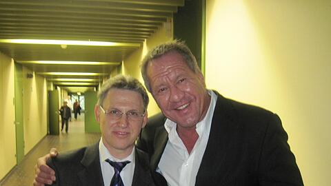 Freude nach dem Freispruch: Hugo Bachmaier (r.) mit Anwalt Peter Guttmann.