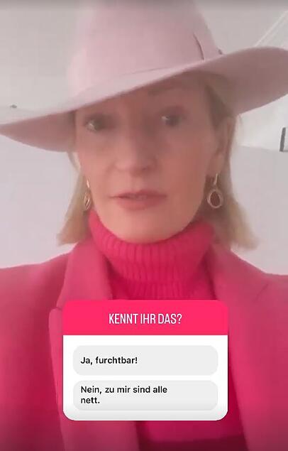 Mit diesem Look soll Monika Gruber sich den Zorn von Passanten auf sich gezogen haben. Mit diesem Look soll Monika Gruber sich den Zorn von Passanten auf sich gezogen haben.