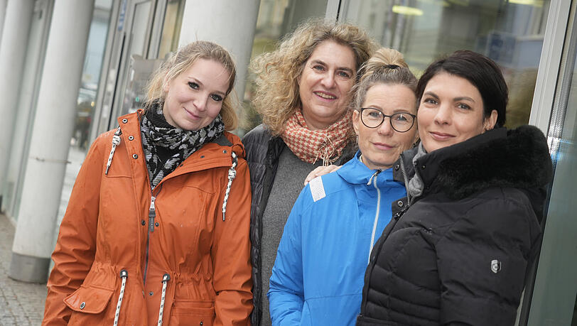 Tanja Böhm (v.l.), Irene Schwarzhuber, Monika Mäusl und Doris Delussu arbeiten als Tagesmütter. Doch wie lange noch?