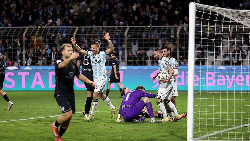 Jubelten nach den Toren: Die L&ouml;wen um Sigurd Haugen.