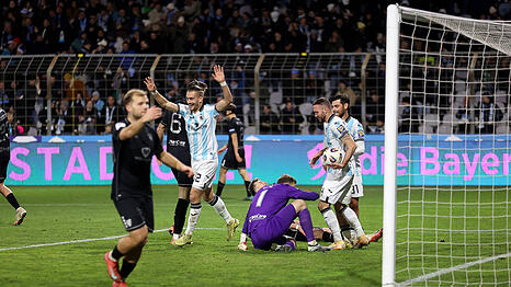 Jubelten nach den Toren: Die Löwen um Sigurd Haugen.