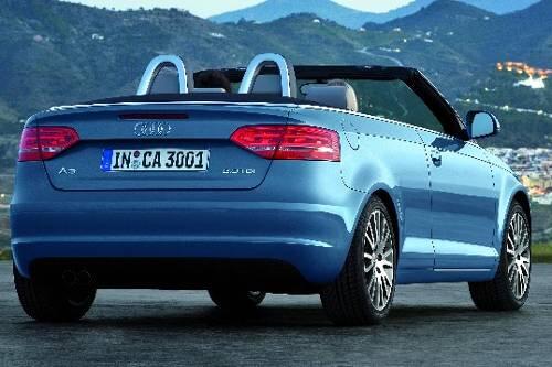 Elegante Linie dank platzsparendem Stoffverdeck: Unter der Kofferraum-Haube des Audi A3 Cabrio ist ordentlich Platz.