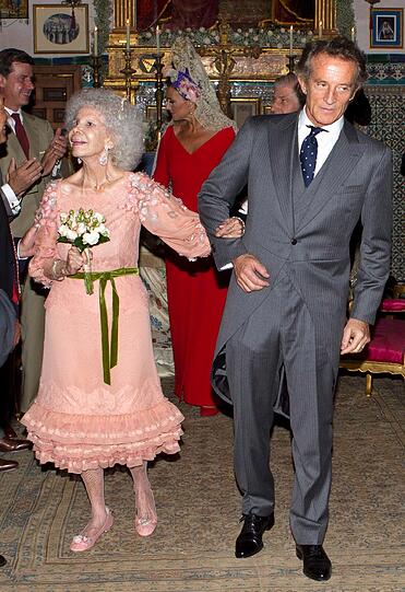 Die "Hochzeit des Jahres" in Spanien war die Vermählung der millionenschweren Herzogin von Alba mit ihrem Partner Alfonso Díez-Carabantes am 05.10.2011.