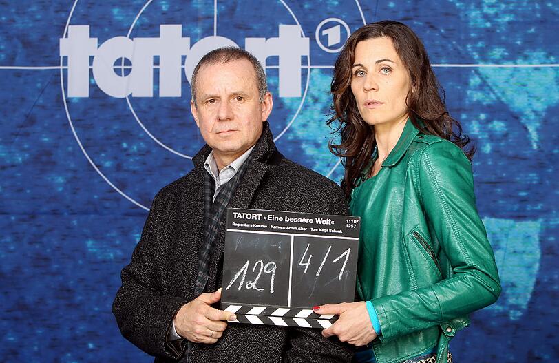 Erstmals beim Tatort gemeinsam vor der Kamera: Die Schauspieler Nina Kunzendorf als Kommissarin Conny Mey und Joachim Król als Kommissar Frank Steier.