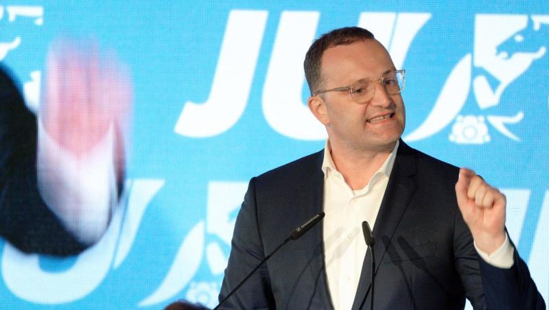Gesundheitsminister Jens Spahn (CDU) erwägt, allen Bürgern eine Corona-Auffrischimpfung anzubieten.