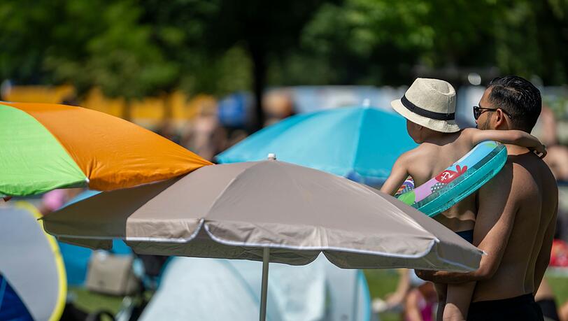 Für den Tagesverlauf prognostiziert der Deutsche Wetterdienst (DWD) Höchsttemperaturen von 36 Grad. Für den Tagesverlauf prognostiziert der Deutsche Wetterdienst (DWD) Höchsttemperaturen von 36 Grad.