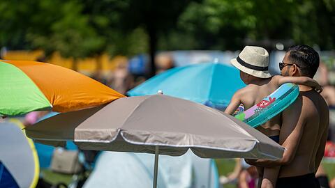 F&uuml;r den Tagesverlauf prognostiziert der Deutsche Wetterdienst (DWD) H&ouml;chsttemperaturen von 36 Grad.