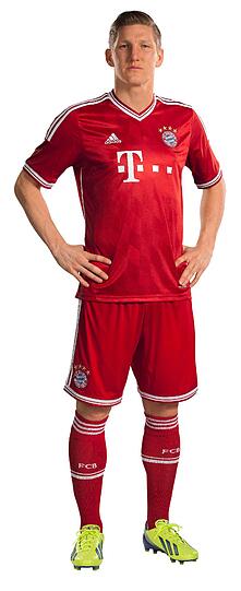 Das sind die neuen Heimtrikots des FC Bayern für die Saison 2013-2014.