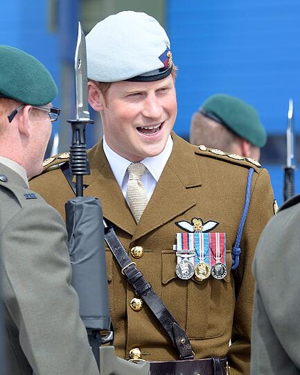Prinz Harry verlässt die Royal Army.