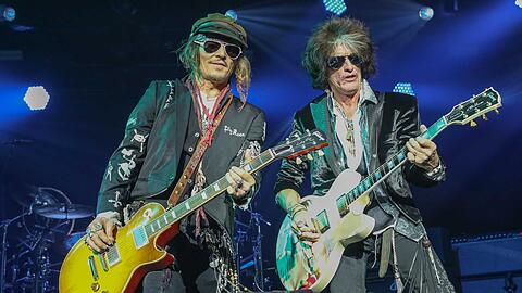 Die "Hollywood Vampires" um Johnny Depp (li.) rockten das Tollwood.