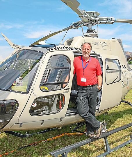Werner Greipl am Hubschrauber.