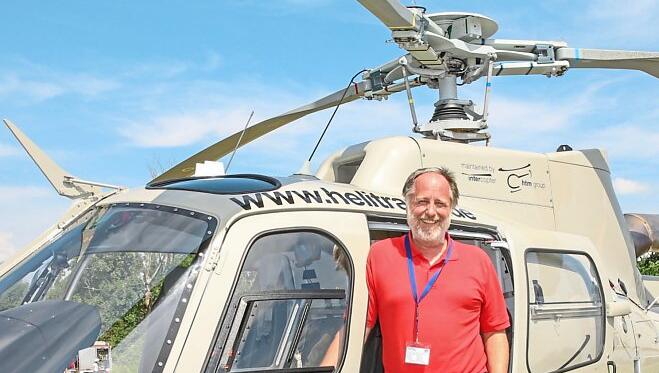 Werner Greipl am Hubschrauber. Werner Greipl am Hubschrauber.