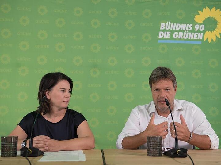Annalena Baerbock und Robert Habeck geben zum Endspurt vor den Landtagswahlen eine Pressekonferenz in Dresden.
