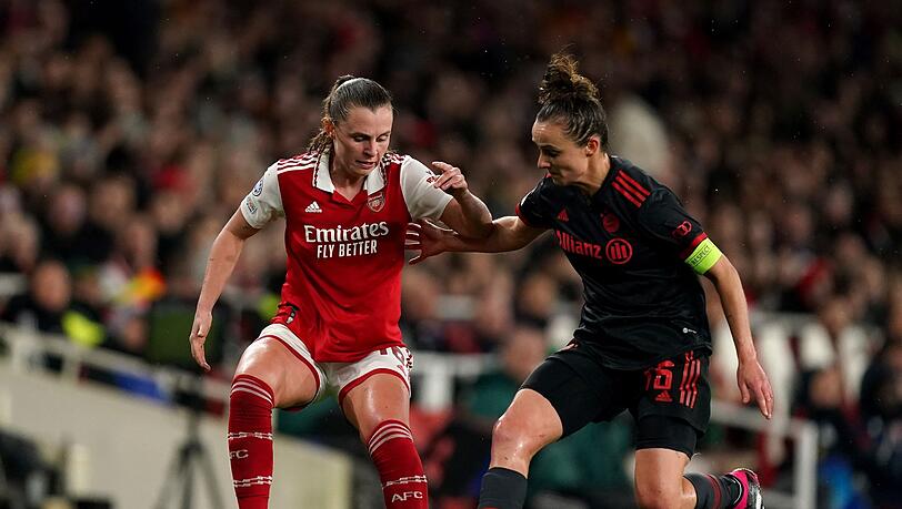 Die Bayern um Lina Magull (r) mussten sich Arsenal geschlagen geben.