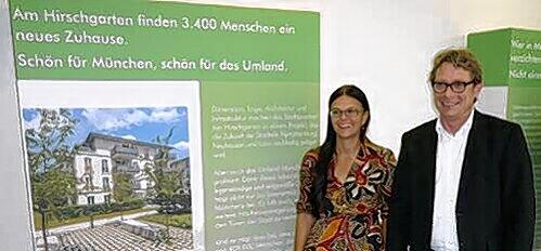 Ausstellungseröffnung mit Stadtbaurätin Elisabeth Merk und aurelis-Geschäftsführer Stefan Wiegand.