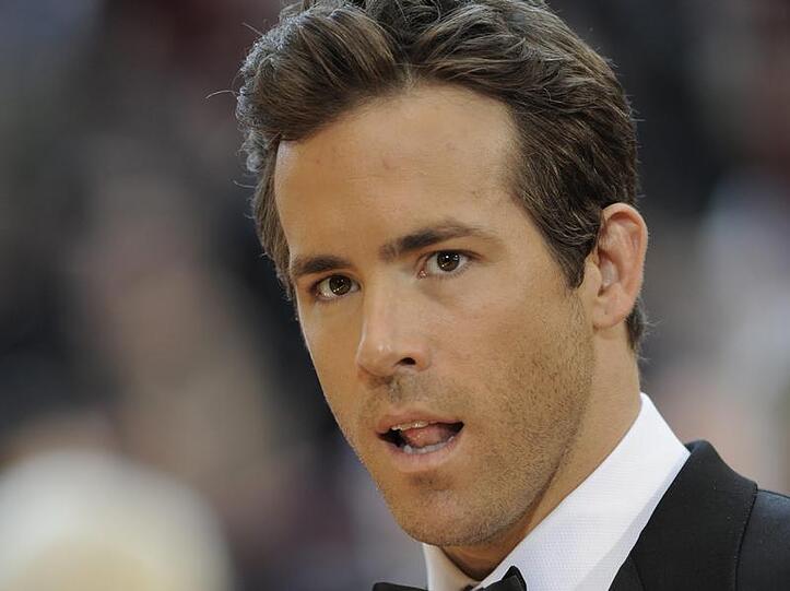 "Sexiest Man Alive": Ryan Reynolds