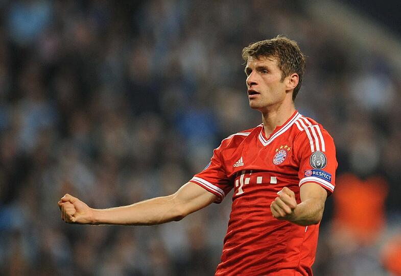 THOMAS MÜLLER: Note 1. Als Robben-Ersatz auf rechts, Torschütze des 5:0 (15. Pflichtspieltor schon!). Viel lief über ihn, brachte gute Flanken, startete vor dem 3:0 genau richtig und legte für Ribéry (38.) und Götze (90.) vor.
